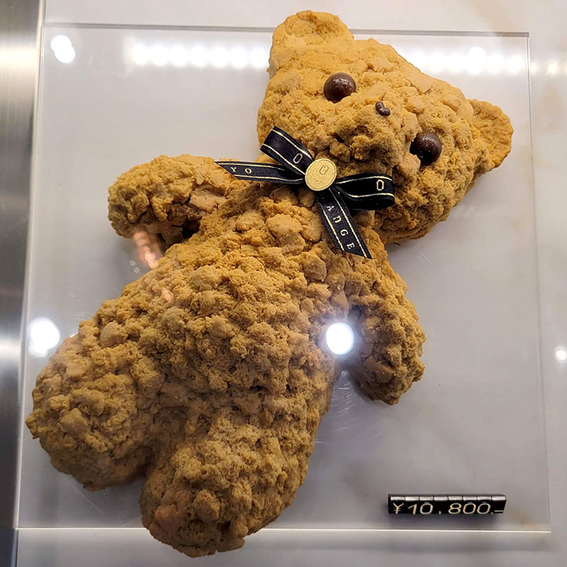 銀座 LOUANGE TOKYO Le Musee 店内　クマのケーキ　フラッフィーヌーミー