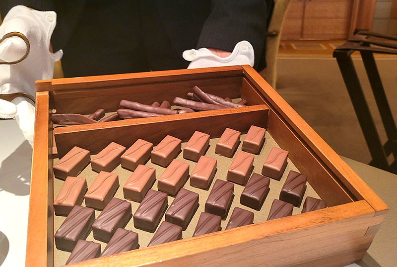 帝国ホテル東京のフランス料理店「レ セゾン」ランチコース　チョコレート