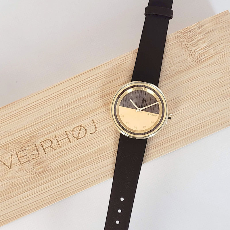 北欧の木製時計ブランド「VEJRHOJ（ヴェアホイ）」Petite | The GOLD