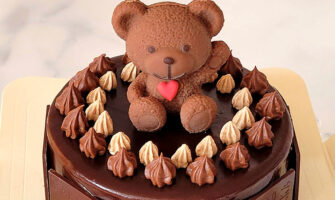 【カカオサンパカ】可愛いクマが乗った通販チョコレートケーキ「スモールベアエマケーキ」が誕生日におすすめ！