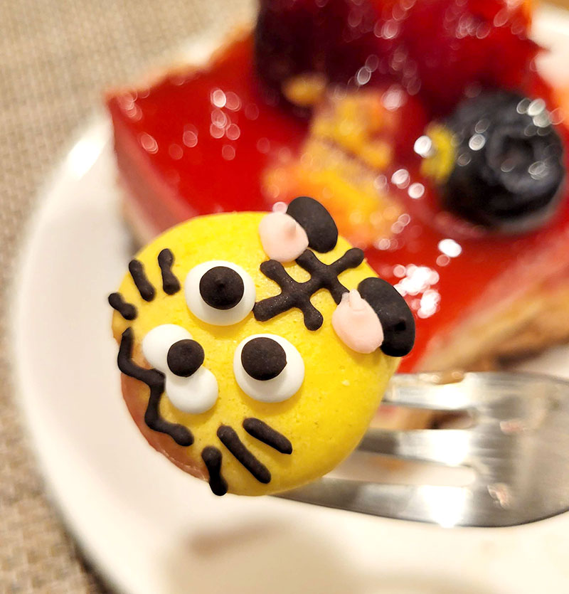 マカロンを食べた感想　動物マカロンがかわいい！誕生日ケーキ