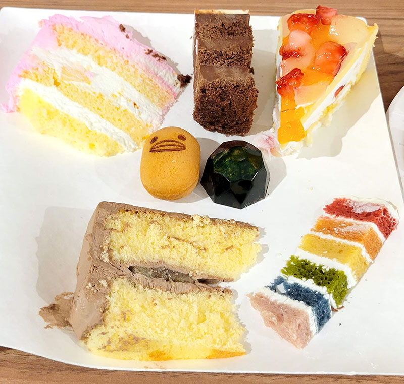 受賞店のケーキやスイーツを試食