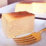 贈り物に人気の通販スイーツ「武蔵野茶房 特製焼チーズケーキ」を食べた感想