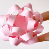 卒園式や誕生日の飾り付けに！超簡単なジャイアントフラワーの作り方